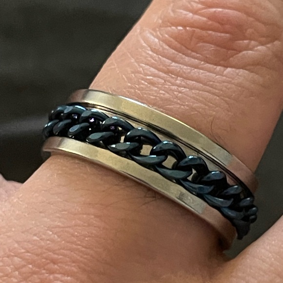 Men’s Blue Fidget Spinner Ring stainless steel with blue chain link spinner ring - Picture 3 of 5